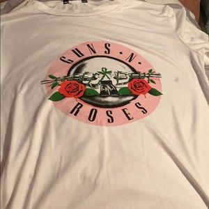 Women’s Guns and Roses T-shirt